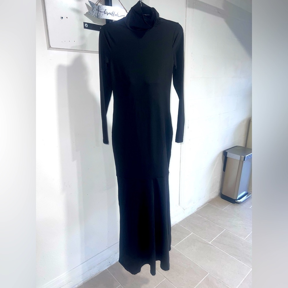 Simple, beautiful stretchy black dress